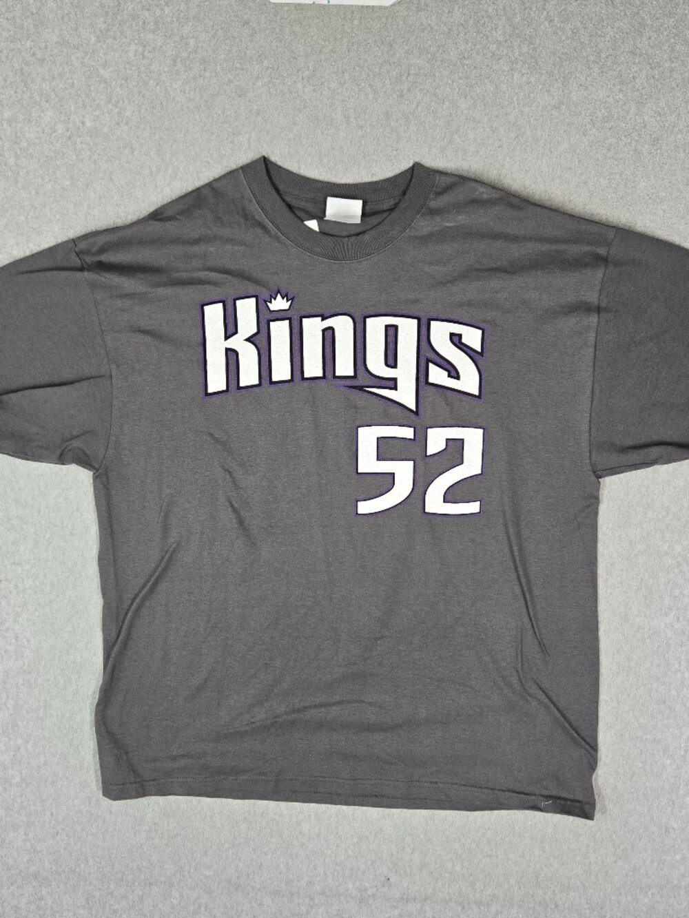 Sacramento Kings Men Shirt XL Gray Brad Miller #53 Logo Graphic Print Crew Neck